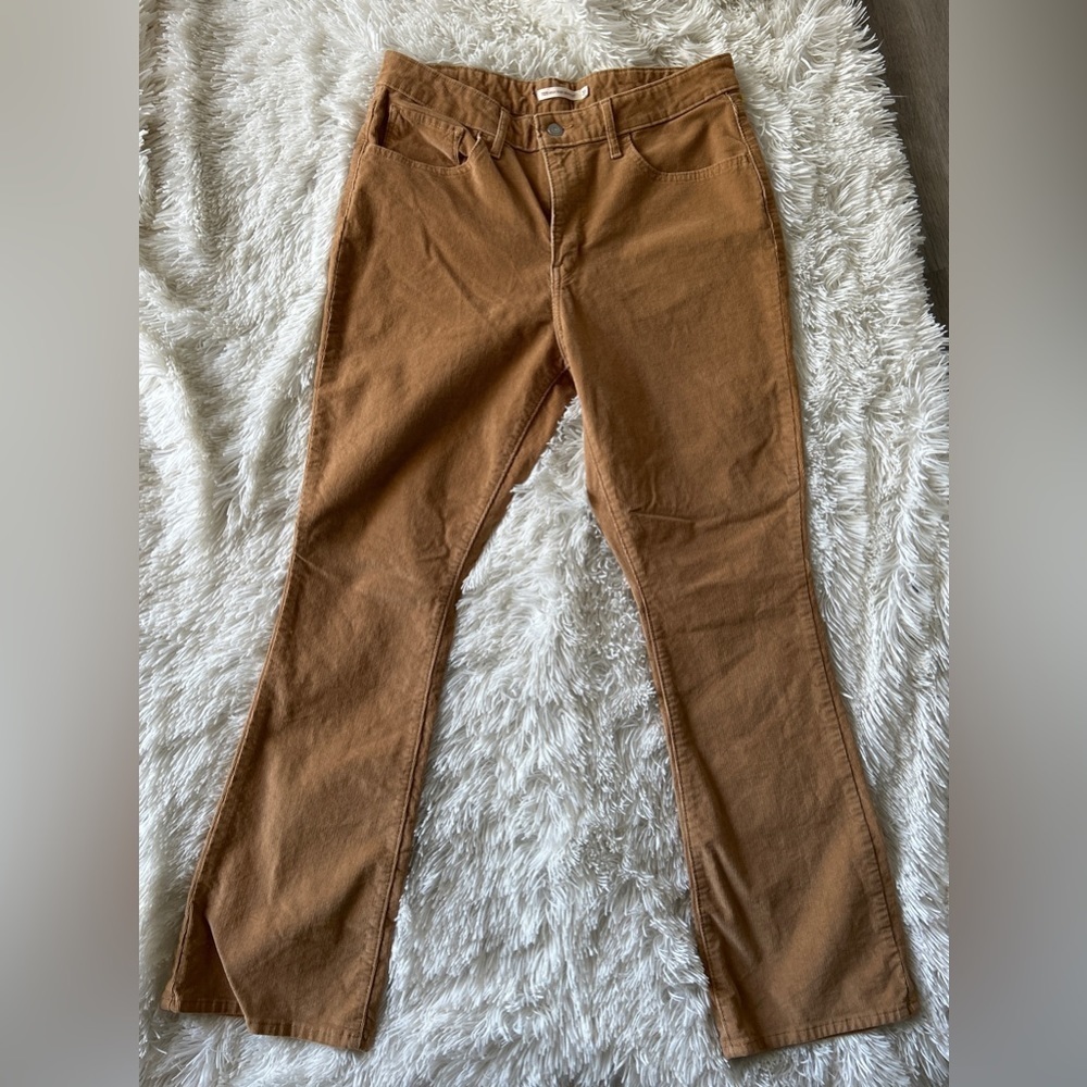 Corduroy Levi’s high rise